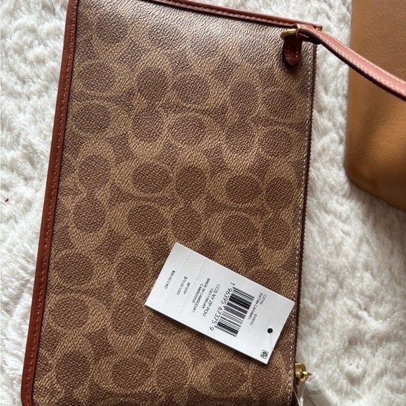 Coach Gramercy Tote in Honey + NWT Coach New York Pouch + Coach Charm in Honey - Picture 3 of 11